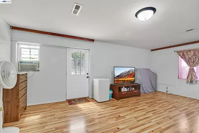 20748 Hathaway Ave, San Lorenzo, CA 94541 - Photo 11