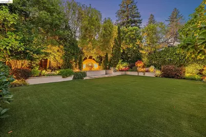 1300 Sunnyhills Rd, Oakland, CA 94610 - Photo 71