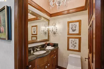1300 Sunnyhills Rd, Oakland, CA 94610 - Photo 37
