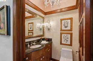 1300 Sunnyhills Rd, Oakland, CA 94610 - Photo 37