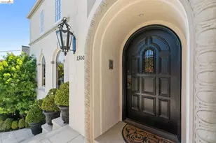 1300 Sunnyhills Rd, Oakland, CA 94610 - Photo 9