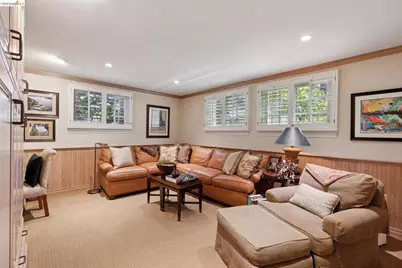 1300 Sunnyhills Rd, Oakland, CA 94610 - Photo 55