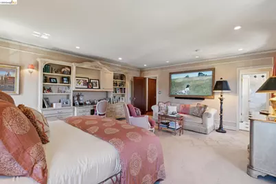 1300 Sunnyhills Rd, Oakland, CA 94610 - Photo 41