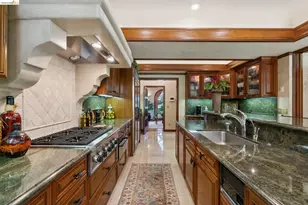 1300 Sunnyhills Rd, Oakland, CA 94610 - Photo 33