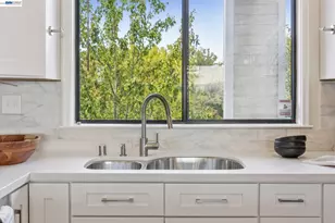 48 Invincible Ct, Alameda, CA 94501 - Photo 19