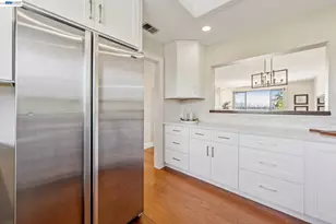 48 Invincible Ct, Alameda, CA 94501 - Photo 25