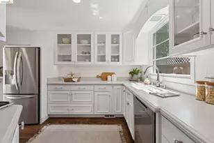 220 Moraga Ave, Piedmont, CA 94611 - Photo 25