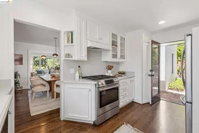220 Moraga Ave, Piedmont, CA 94611 - Photo 27