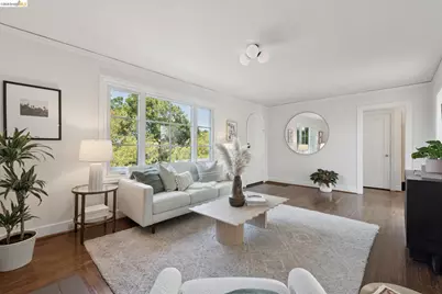 220 Moraga Ave, Piedmont, CA 94611 - Photo 15