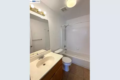 13900 Pinecrest St, Lathrop, CA 95330 - Photo 11