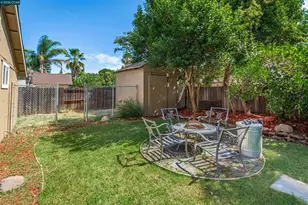 7723 Countryfield Dr, Sacramento, CA 95828 - Photo 37