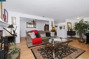 7723 Countryfield Dr, Sacramento, CA 95828 - Photo 9