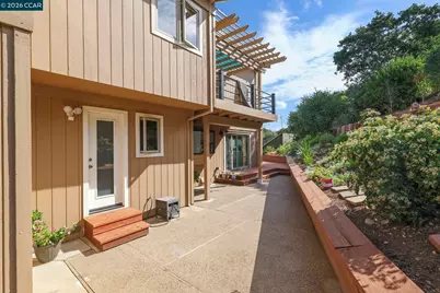 5530 Merritt Dr, Concord, CA 94521 - Photo 59