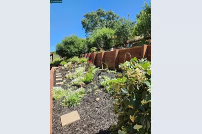 5530 Merritt Dr, Concord, CA 94521 - Photo 73
