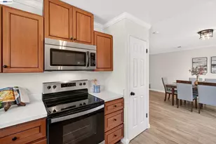 295 Iris Rd, Hercules, CA 94547 - Photo 17