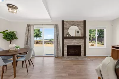 295 Iris Rd, Hercules, CA 94547 - Photo 9