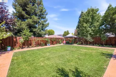 1015 Downing Cir, Lincoln, CA 95648 - Photo 37
