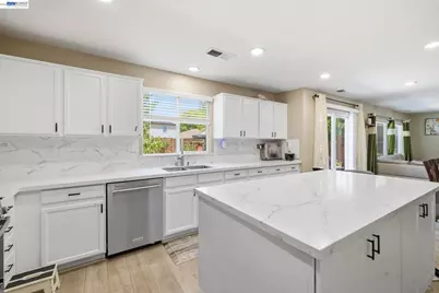 1015 Downing Cir, Lincoln, CA 95648 - Photo 13