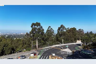 8 Hiller Dr., Oakland, CA 94618 - Photo 5