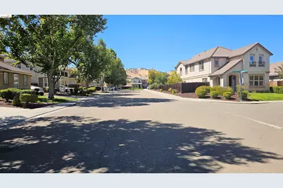 9489 California Oak Cir, Patterson, CA 95363 - Photo 5