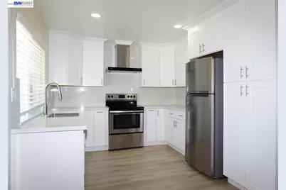 30888 Tidewater Dr, Union City, CA 94587 - Photo 17
