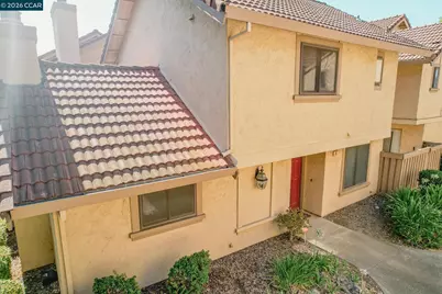 8 Del Prado Cir, Fairfield, CA 94533 - Photo 1