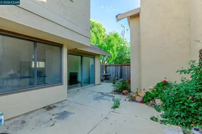 8 Del Prado Cir, Fairfield, CA 94533 - Photo 33