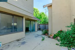 8 Del Prado Cir, Fairfield, CA 94533 - Photo 33