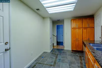 8 Del Prado Cir, Fairfield, CA 94533 - Photo 17
