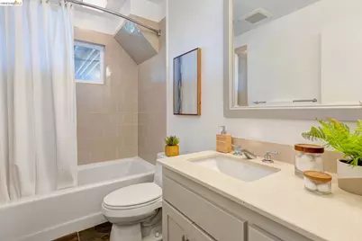 6930 Snake Rd, Oakland, CA 94611 - Photo 35