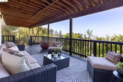 6930 Snake Rd, Oakland, CA 94611 - Photo 39