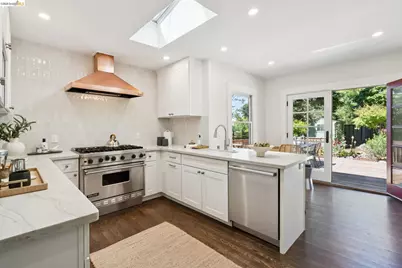 984 Regal Rd, Berkeley, CA 94708 - Photo 11