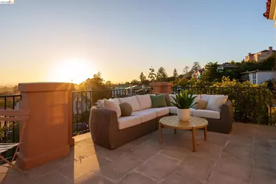 5960 Margarido Dr, Oakland, CA 94618 - Photo 13