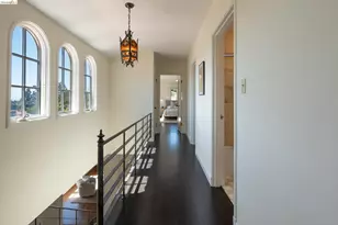 5960 Margarido Dr, Oakland, CA 94618 - Photo 37
