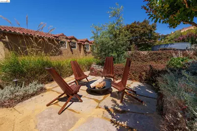 5960 Margarido Dr, Oakland, CA 94618 - Photo 43