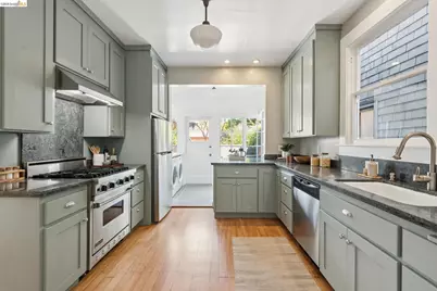 6656 Dana St, Oakland, CA 94608 - Photo 23