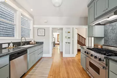6656 Dana St, Oakland, CA 94608 - Photo 27
