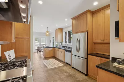 1061 Annerley Rd, Piedmont, CA 94610 - Photo 19