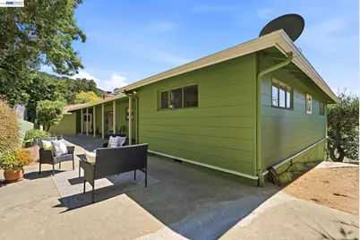5760 Leona St, Oakland, CA 94605 - Photo 29
