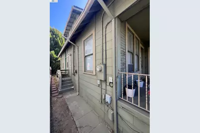 28-30 Yosemite Ave, Oakland, CA 94611 - Photo 5