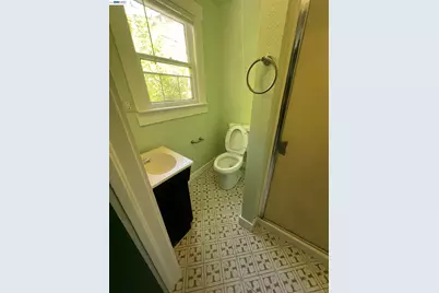 28-30 Yosemite Ave, Oakland, CA 94611 - Photo 19