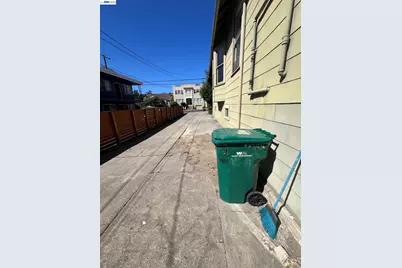 28-30 Yosemite Ave, Oakland, CA 94611 - Photo 7