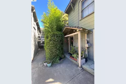 28-30 Yosemite Ave, Oakland, CA 94611 - Photo 5