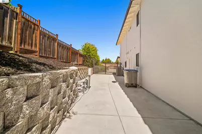 7966 Iglesia Dr, Dublin, CA 94568 - Photo 63