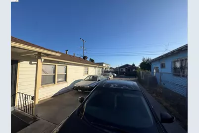 7430 Lockwood Street, Oakland, CA 94621 - Photo 37