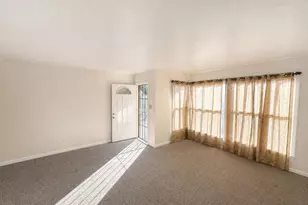 7430 Lockwood St, Oakland, CA 94621 - Photo 19
