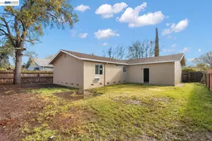 7025 Kermit Ln, Stockton, CA 95207 - Photo 15