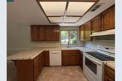 6447 Montez Ct, Citrus Heights, CA 95621 - Photo 3