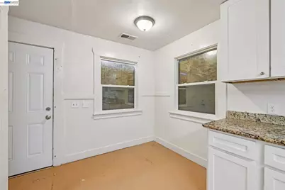 5826 Avenal, Oakland, CA 94605 - Photo 9