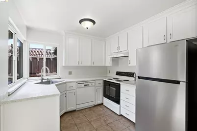 315 Creekview Ct, Vacaville, CA 95688 - Photo 9